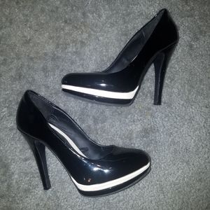 Black shiny heels